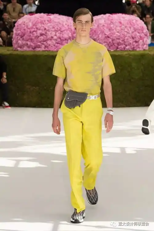 不止有帅气的小哥哥diorhomme2019春夏男装秀
