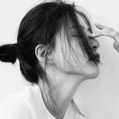 一句话伤感签名,我非良人,你,亦非良配
