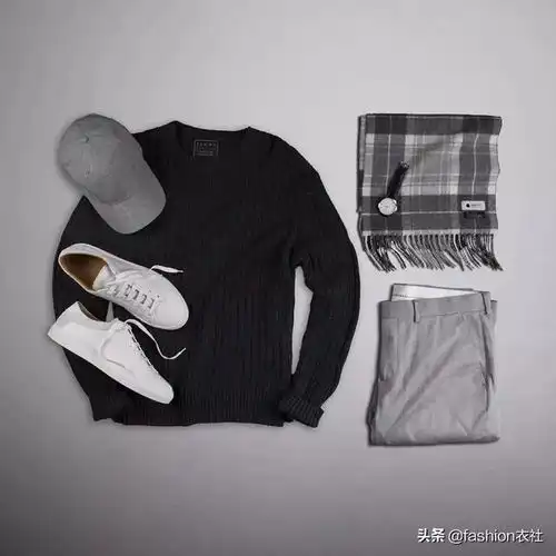 黑色上衣,型男就是应该这样穿
