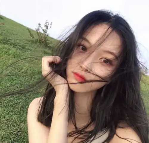十二星座的独特睡姿,摩羯座平躺,天蝎座摸着肚子睡
