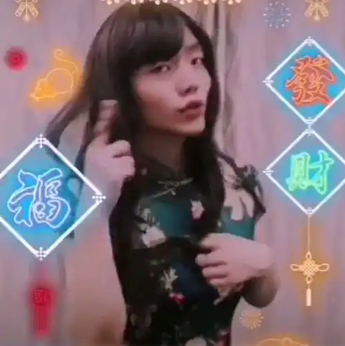 和平精英依旧的女装也太惊艳了吧,喷子和狙的组合更是吃鸡利器
