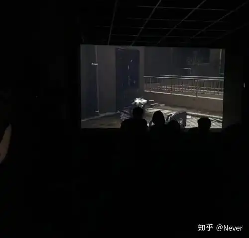 网易云热评许多年后汤姆猫老了,家里新来了猫咪,当猫咪们再一次将
