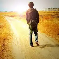 在阳光下的男生背影头像,早上升起的太阳和下午的夕阳
