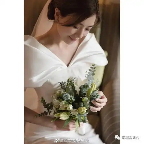黄智雯宣布婚后首出post爱人视角回眸笑甜爆
