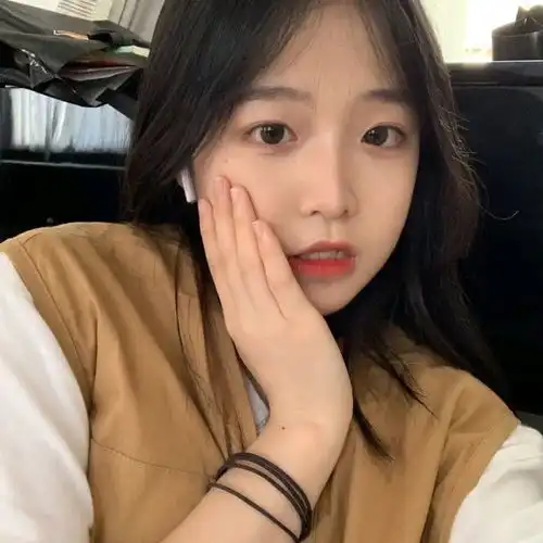 一些高级的自拍文案
