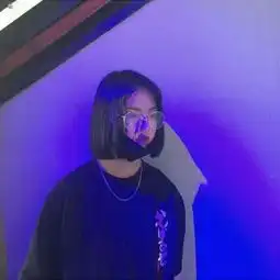 蓝色系好看女生头像
