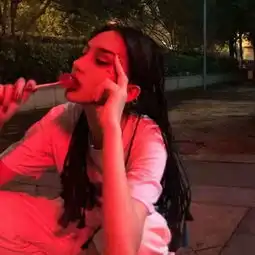 红色系个性魅力女头.行走世间全qq女生头像我要个性网
