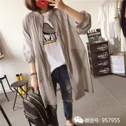 混搭穿法很有层次,帅气的女人格外迷人
