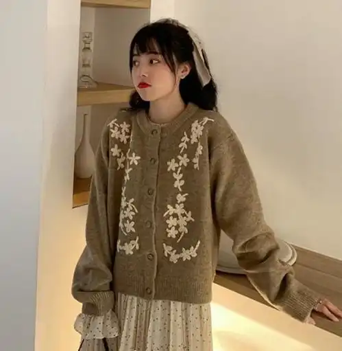 清新甜美的韩系穿搭示范,遮肉显瘦显腿长,微胖的女人也可以穿
