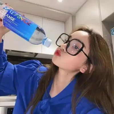 蓝色系气质女头高冷意境头像
