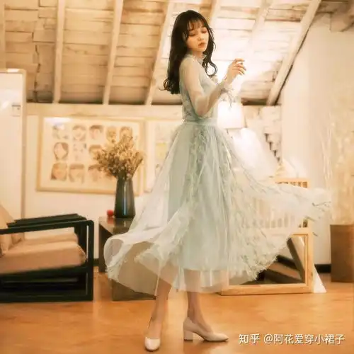 集美们有没有那种仙气飘飘的连衣裙啊,有的话可以推荐一下链接啥的吗
