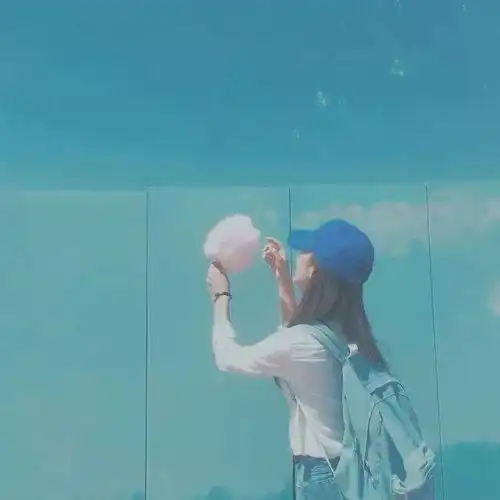 女生头像南墙已撞,回头太难
