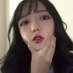 经典时尚个性微笑女生头像
