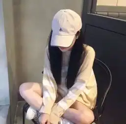 头像你说南方有我,后来你往北方走
