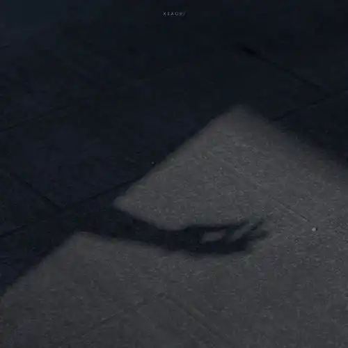单曲循环的歌词里都是遗憾黑色系背景图

