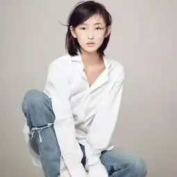 长得神似杜鹃周迅,出道就挑战3种性格,这个禁欲系少女叫周依然

