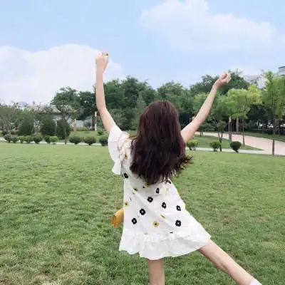 女头背影小清新森系文艺唯美森女图片头像无水印
