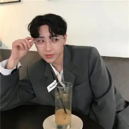 qq男生头像霸气高冷好看有点酷的男生

