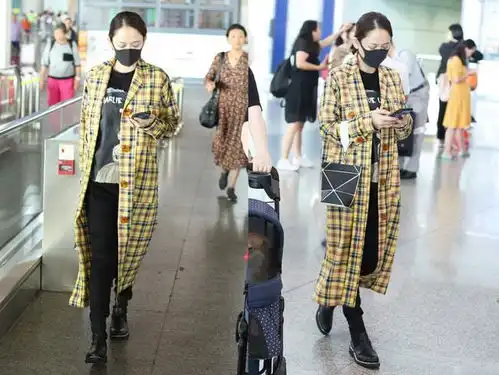 真佩服陈乔恩,都42岁了还能驾驭少女色,穿黄色大衣像18岁小姑娘

