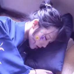 阿言精灵妆女孩儿
