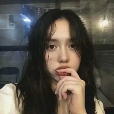 冷淡酷女生ins头像ins潮图女生头像
