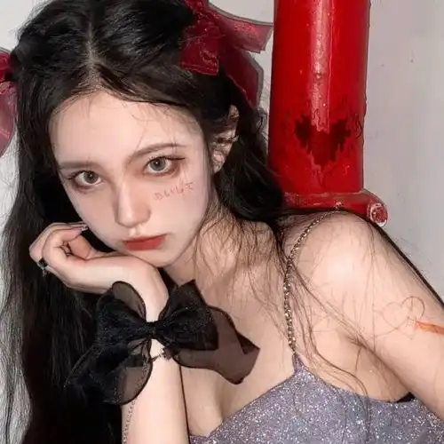 一组超有气质的ins风女生头像
