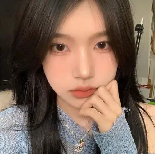招桃花温柔小众真人女生头像323
