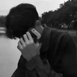 男生头像一个很丧的人,不值得被爱
