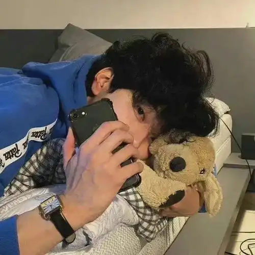 10张禁欲系帅哥男生头像
