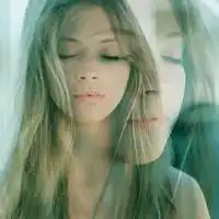 微信女生凌乱头像
