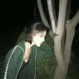 超拽女生头像霸气冷酷头像女生帅气简单美
