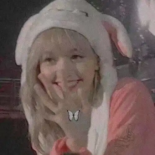 6.13lisa头像
