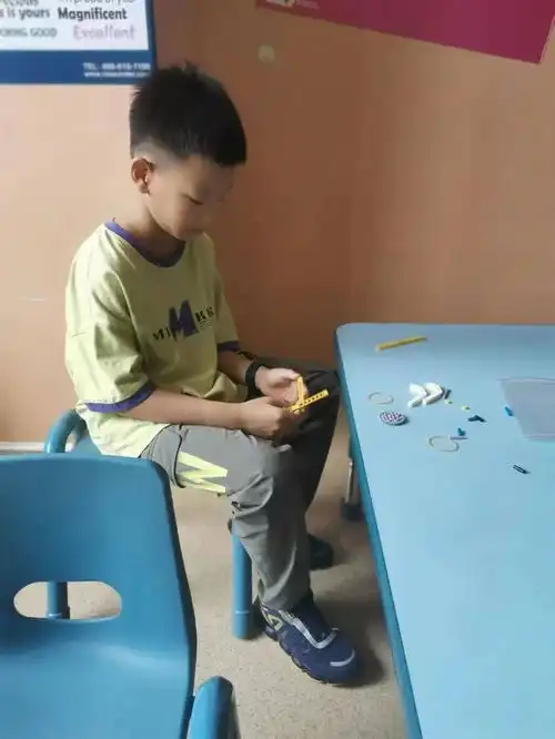 活动回放瑞迪思大厦城市书房唐图少儿科技创新系列活动之皮筋枪
