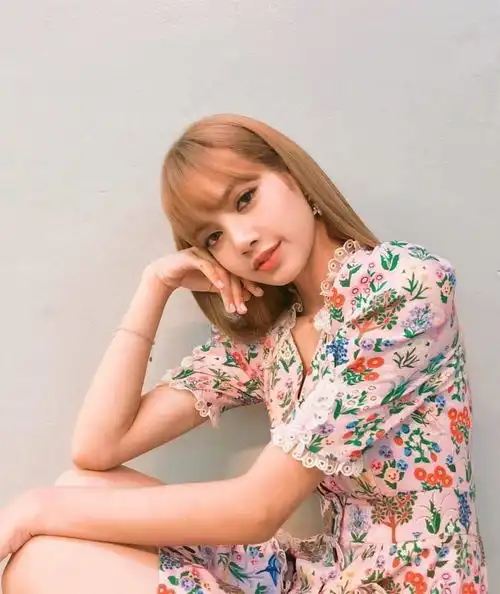 lisa,小猴紫,杨幂她们是怎么变成超嫩清甜系的
