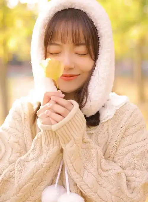 秋意正浓,拍摄一组暖色少女写真,这5个暖秋人像拍摄技巧别错过
