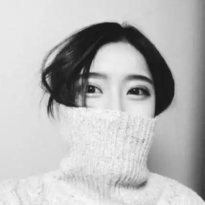 qq情侣头像黑白一男一女高冷,满脑子都是你
