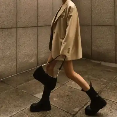 守月仙黑色系女生部位古老的夜晚和遥远的音乐是永恒的
