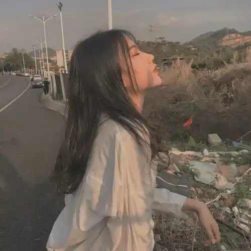 侧颜那些一眼心动的温柔女生头像
