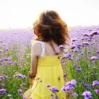非常漂亮的森系又有点接近绿色系阳光唯美女生意境背影头像图片
