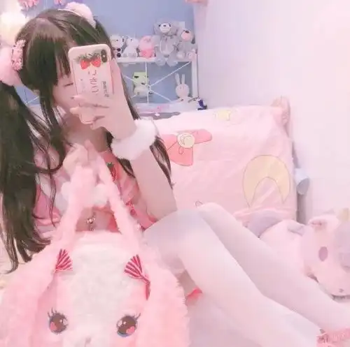 粉色系女生头像
