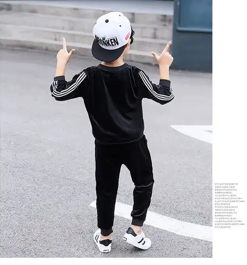 maikeshan小贵族系列儿童春秋服装五角星金丝绒圆领套装男童款
