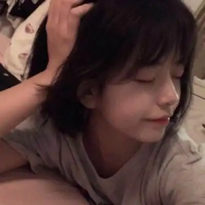 2023个性开朗女生头像
