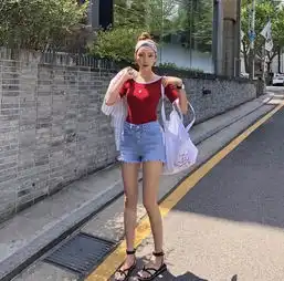 153cm女生的韩系清爽夏日穿搭,小个子注意这几点,显高显瘦没问题
