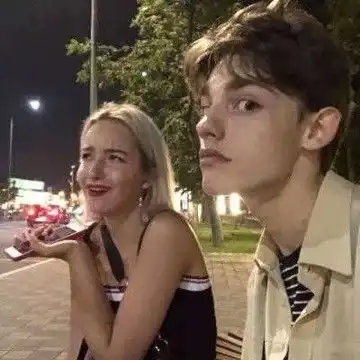 情侣头像两张配对欧美最潮超a禁欲系头像
