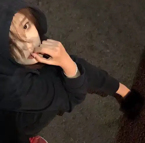 真人女生头像我总是词意不达但我真的很开心遇到你
