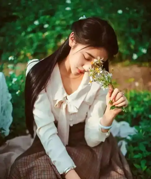 美娜美甲魅力十足的小清新美甲
