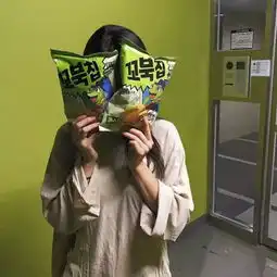 女生头像伪装者
