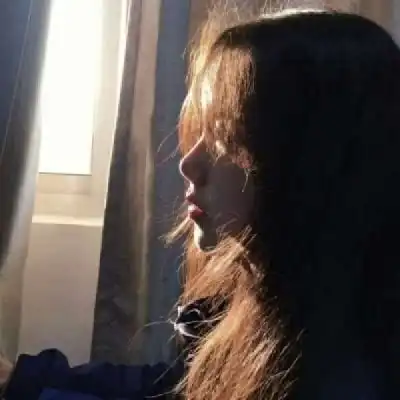 敲仙又有点丧的女头,拿完图记得点女生头像我要个性网
