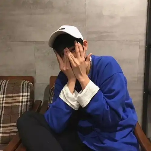 男生头像怕来者不是你
