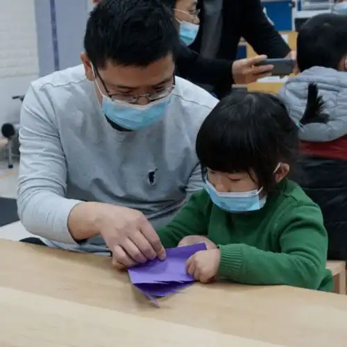 感恩季拥抱蓝色海洋情系特需儿童
